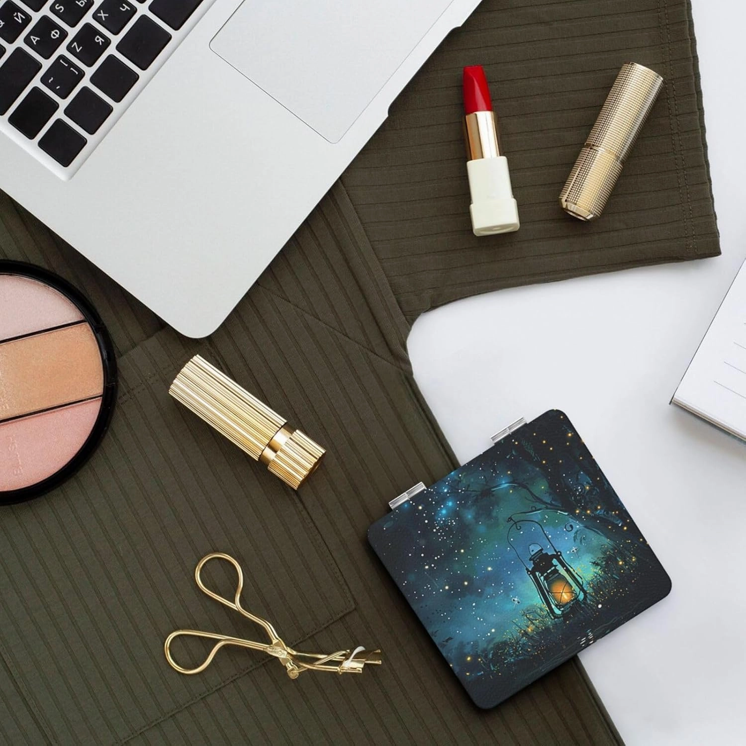 Fireflies and Lantern Printed Square Pocket Makeup Mirror with 1X/2X Magnification, Portable Mini Travel Makeup Mirror for Travel Daily Work Beauty
