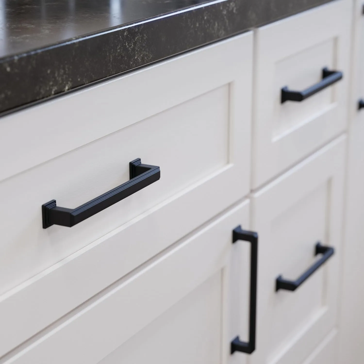 FRANKLIN BRASS Stepped (10-Pack) Cabinet Handles 5-1/16" Hole Center Pulls | Matte Black Hardware Kitchen Door, Drawers, Dressers, Furniture P49582C-FB-B