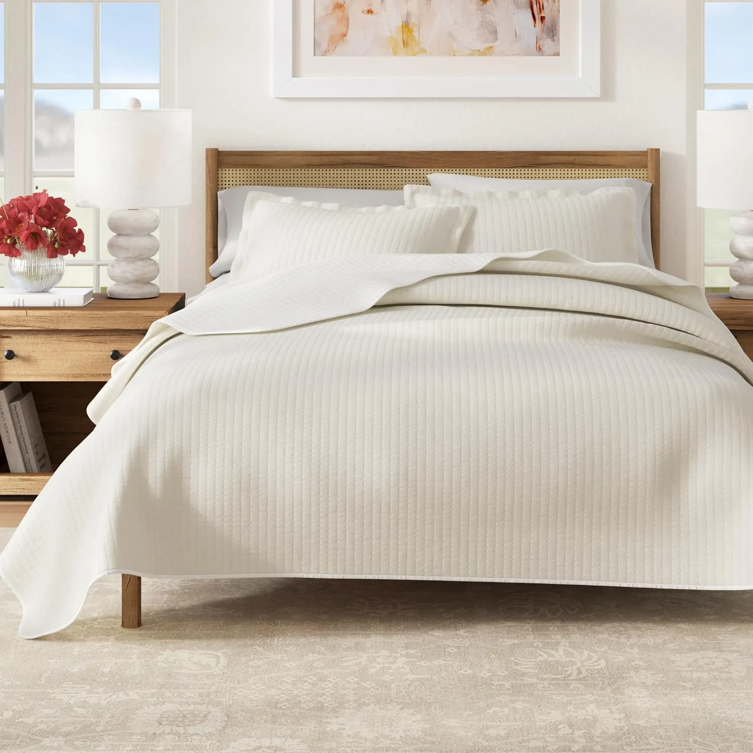 Great Bay Home Full/Queen Quilt Bedding Set, 3-Piece Lightweight Summer Channel Stitch Quilt Set with Shams, Ultra Soft Cream Bedspreads, Quilted Bedding Coverlets for All Seasons