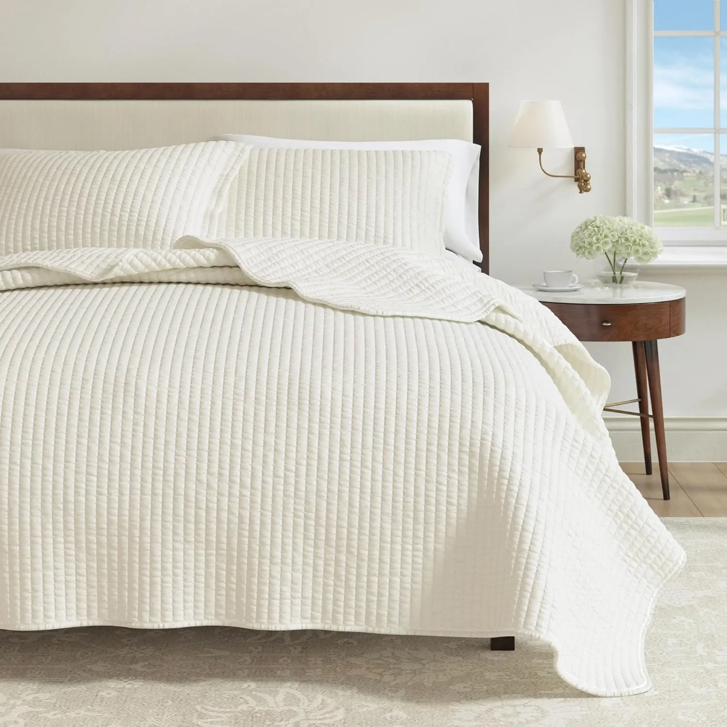 Great Bay Home Full/Queen Quilt Bedding Set, 3-Piece Lightweight Summer Channel Stitch Quilt Set with Shams, Ultra Soft Cream Bedspreads, Quilted Bedding Coverlets for All Seasons