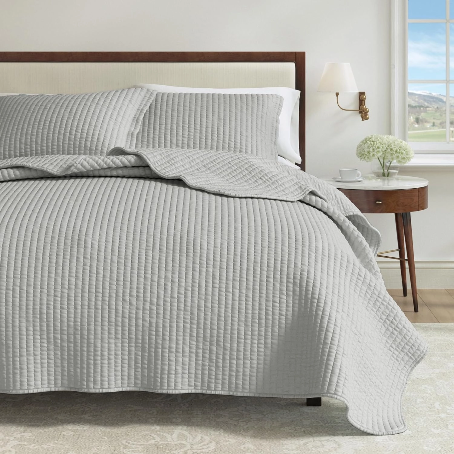 Great Bay Home King Quilt Bedding Set, 3-Piece Lightweight Summer Channel Stitch Quilt Set with Shams, Ultra Soft Light Grey Bedspreads, Quilted Bedding Coverlets for All Seasons
