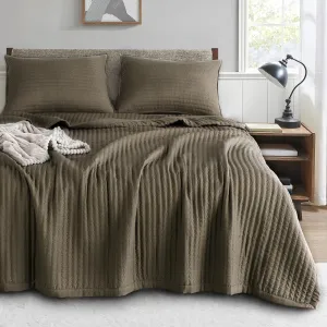 KASENTEX Cub Brown Oversized King Size Quilt Bedding Sets with Pillow-Shams, Lightweight Soft Bedspread Coverlet, Durable Stitched - Quilted Blanket Thin Comforter Bed Cover, 3 Pieces, 112x106 inches