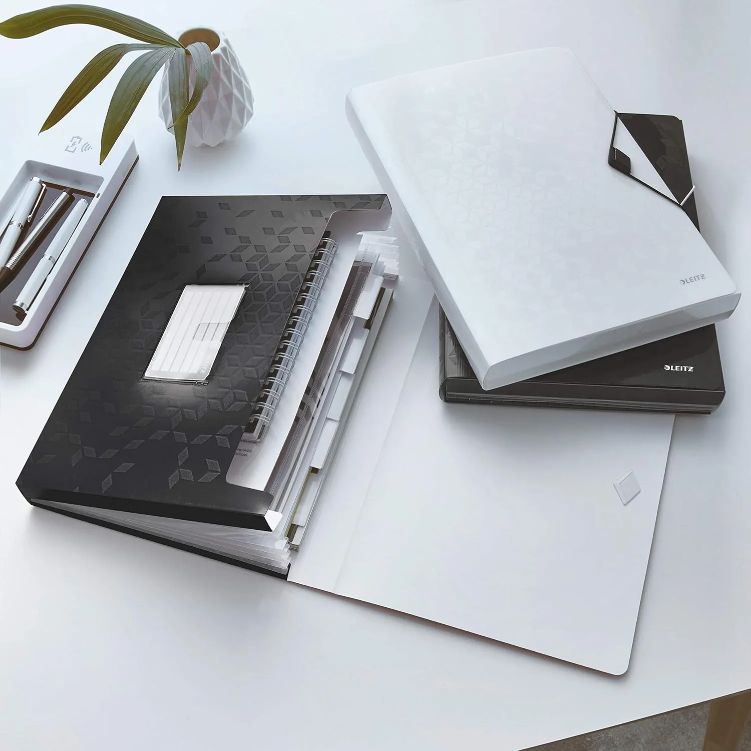 Leitz A4 Expanding File with 6 Compartments, Elastic Band Fastener, Black, WOW Range, 45890095