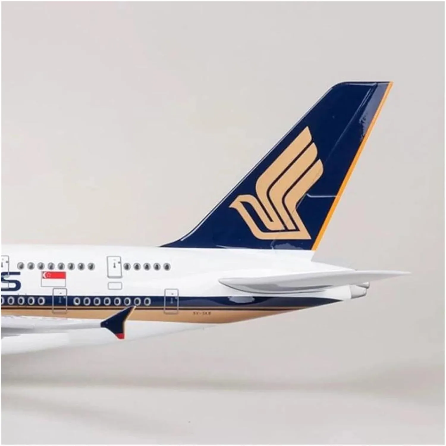 Metal Aircraft Model 1:160 Scale for Airbus A380 Singapore Aircraft Model Die-Casting Machine Souvenir Decoration Collected Airplanes Model Aviation Enthusiasts(No Light)