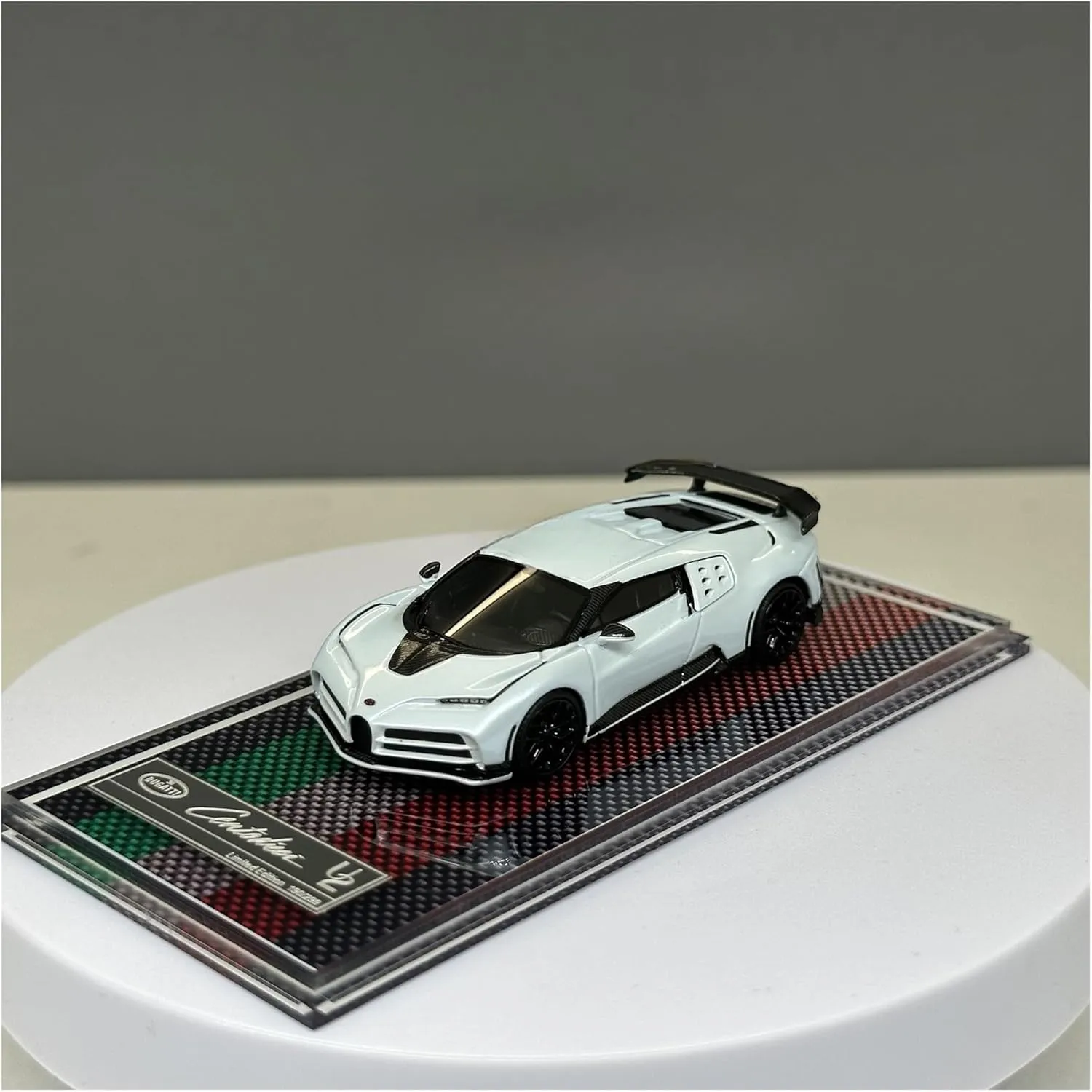 Metal Vehicles Toys 1:64 for Bugatti Centodieci 110 Commemorative Edition Resin Collectible Car Model Static Retro Decor Home Or Office Décor(White B)