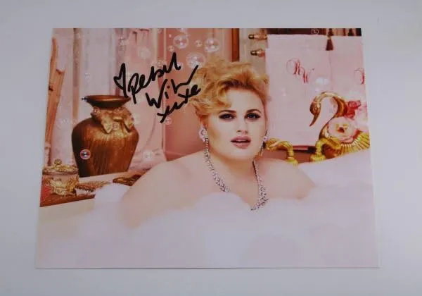 Pitch Perfect 'Fat Amy' Rebel Wilson Signed Autographed 8x10 Glossy Photo Loa