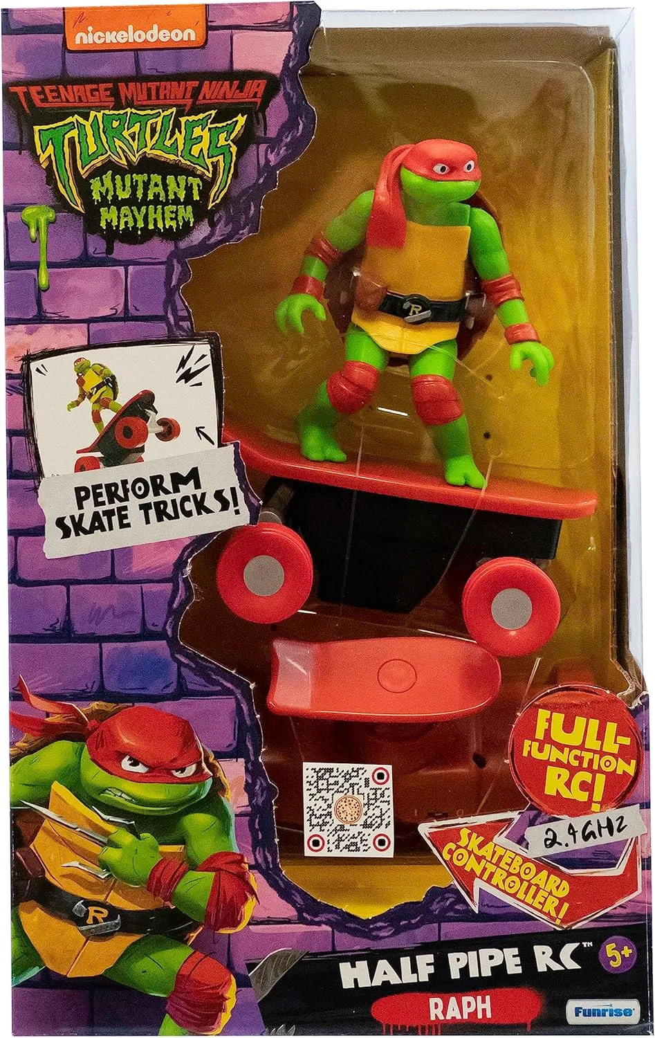 Teenage Mutant Ninja Turtles Toy, Raphael Half Pipe RC Skate Vehicle with Tricks, 2.4 GHz Remote Control TMNT Ninja Turtle Toy, Mutant Mayhem, Ages 5 