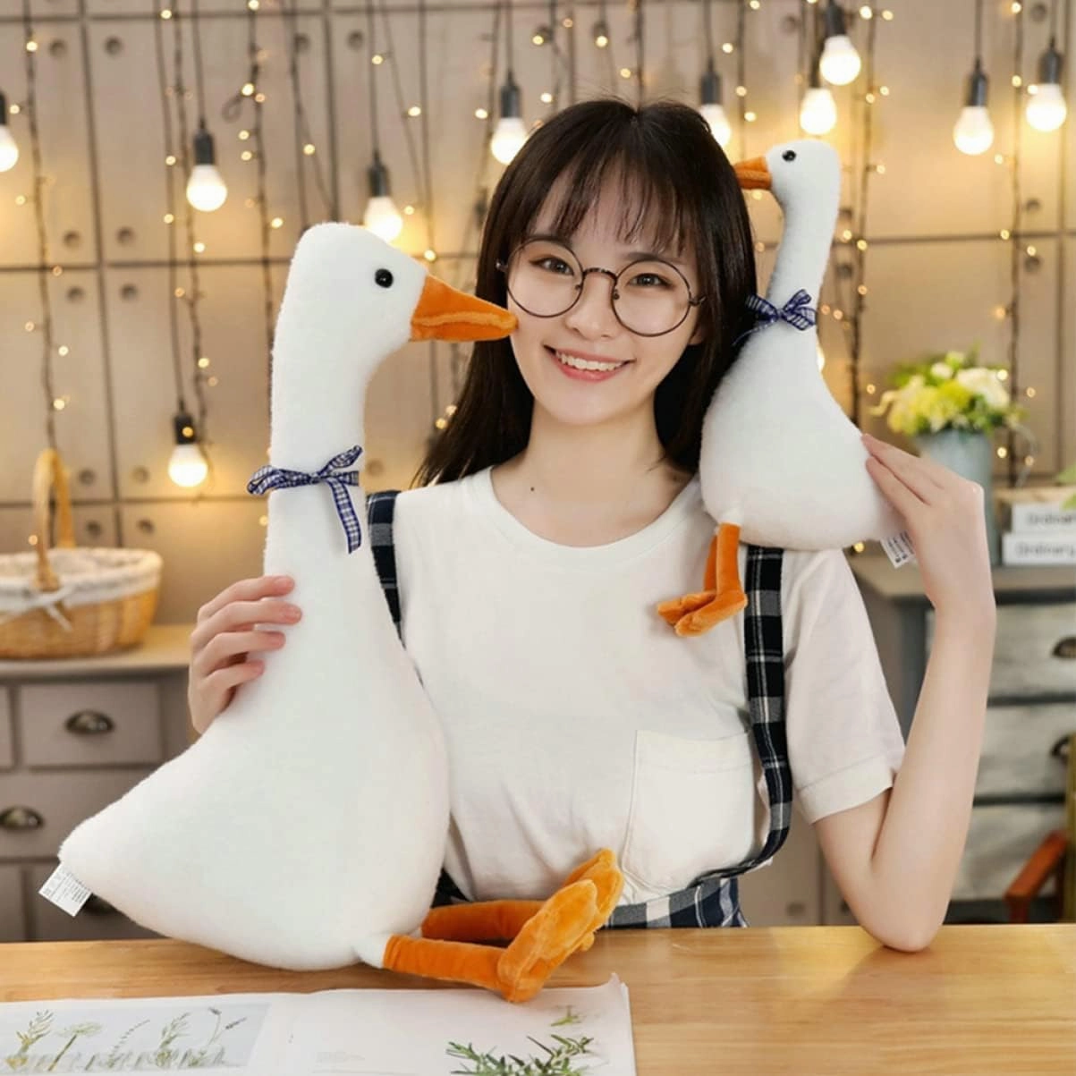 Vaguelly Large White Goose Stuffed Animal Toy 30cm Soft Plush Toy for Boys and Girls Car Bed Sofa Comfortable and Sturdy