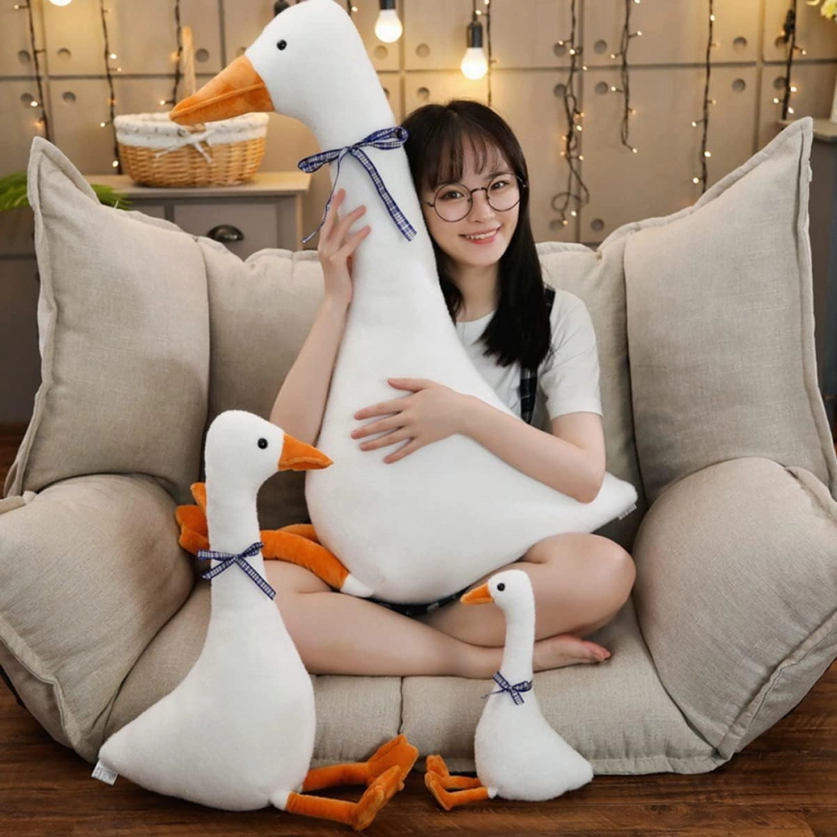 Vaguelly Large White Goose Stuffed Animal Toy 30cm Soft Plush Toy for Boys and Girls Car Bed Sofa Comfortable and Sturdy